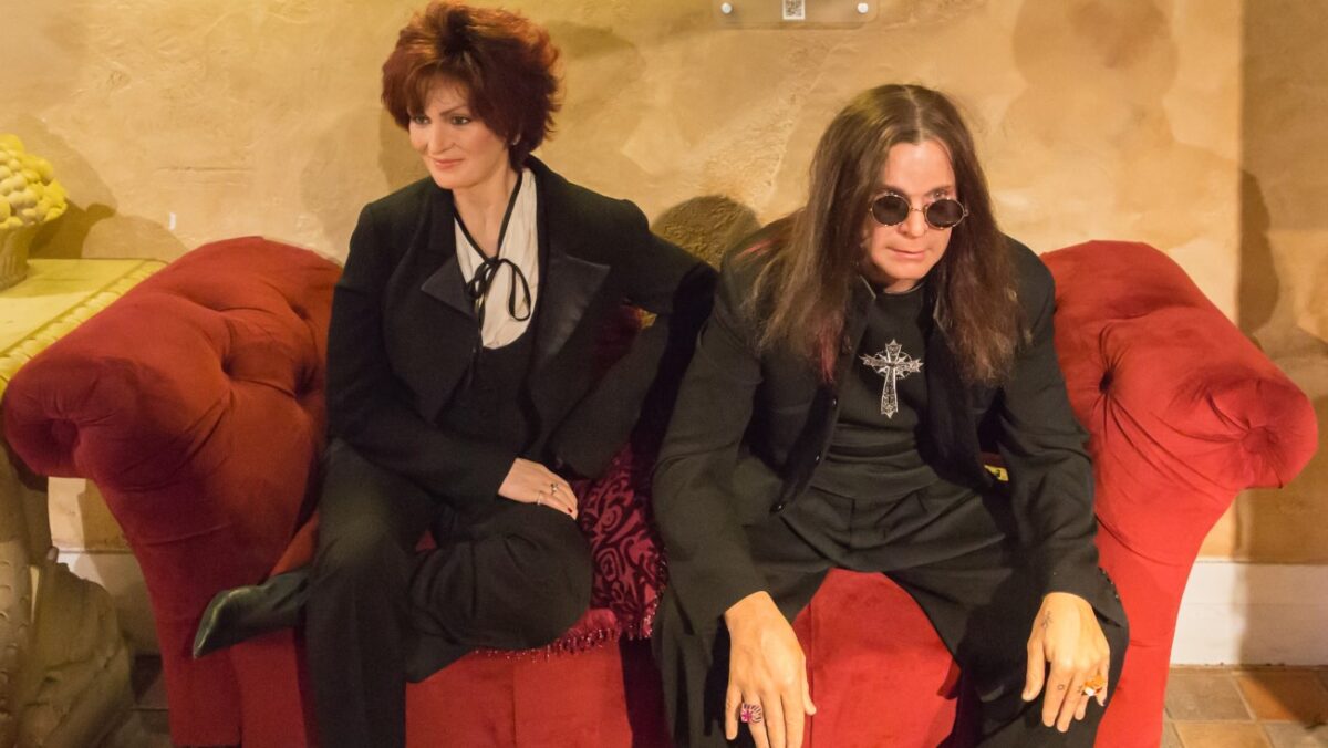 Sharon Osbourne à propos de sa relation avec Ozzy : « Toutes les disputes, toutes les réconciliations, toutes les bagarres, toutes les arrestations, tout ça. C&rsquo;est une histoire d&rsquo;amour »