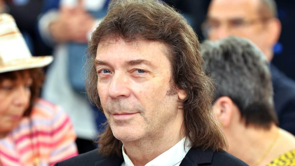 Genesis : Steve Hackett à propos du tapping avant l&rsquo;ère Eddie Van Halen : « J&rsquo;en faisais en 71 »
