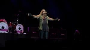 Mötley Crüe : Regardez le retour sur scène de Vince Neil avec les classiques du groupe au Summerfest !