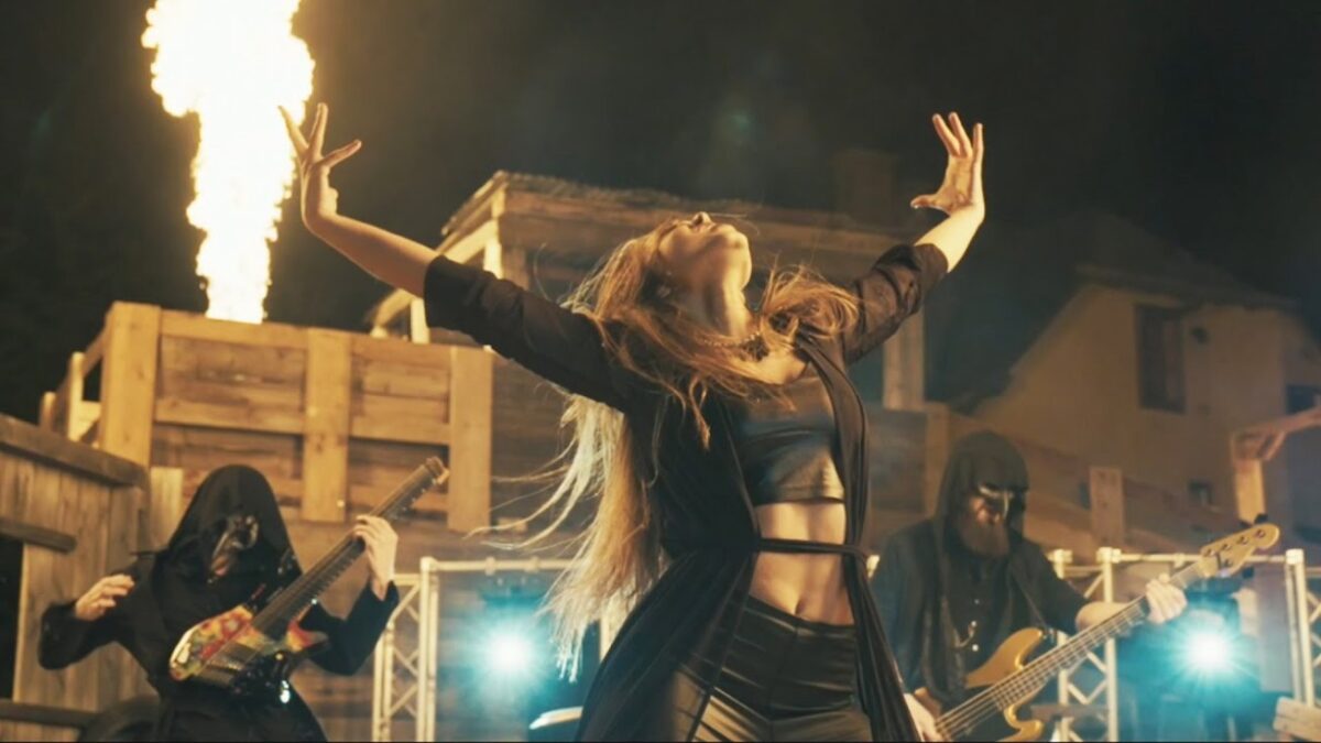 Melissa Bonny sur la création de Ad Infinitum : « Je voulais vraiment trouver des musiciens qui pourraient appeler ce groupe, leur groupe ! »