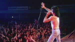 Le nouveau film sur Bon Scott ne sera apparemment pas un biopic ; il offrira une “perspective unique” sur les jeunes années du chanteur d’AC/DC