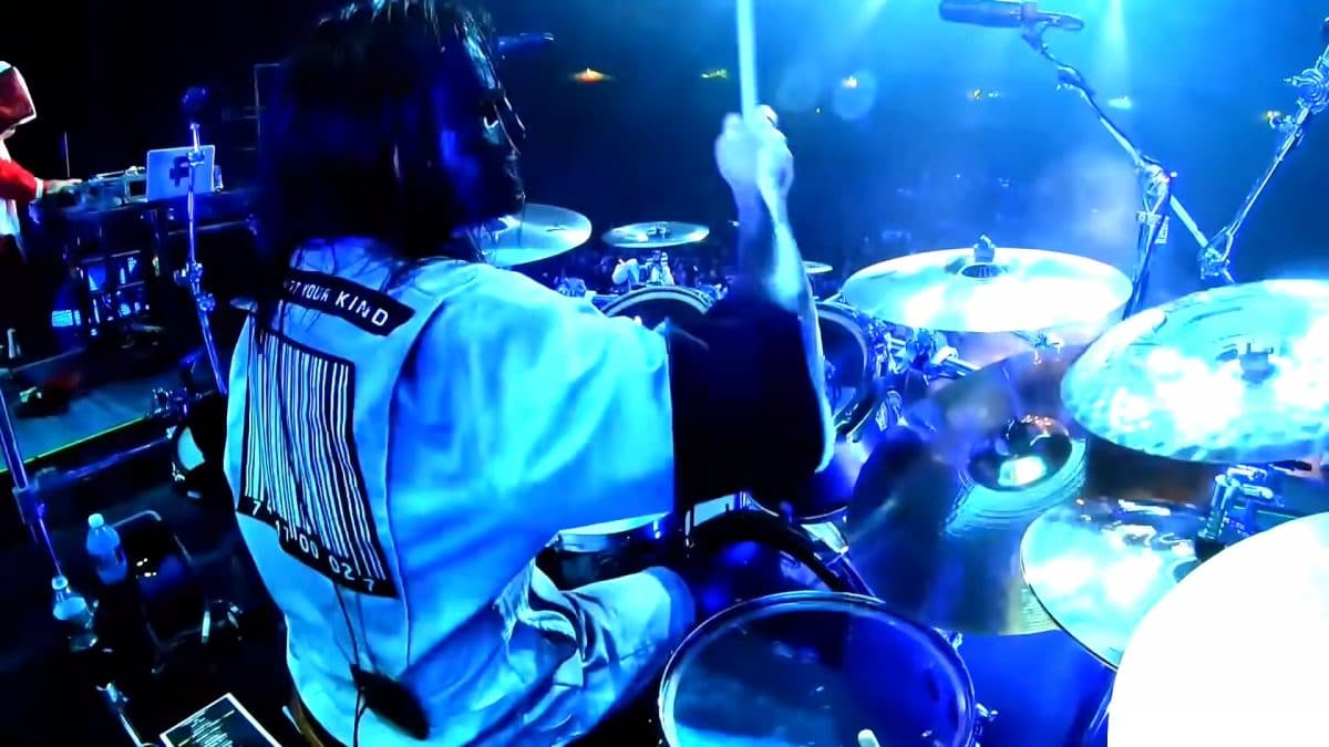 Regardez Jay Weinberg de Slipknot jouer The Negative One en direct