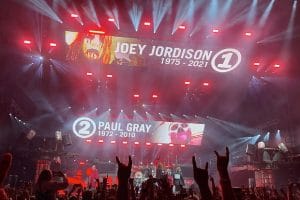 Regardez Slipknot rendre hommage à ses membres disparus, Joey Jordison et Paul Gray, au Knotfest Iowa