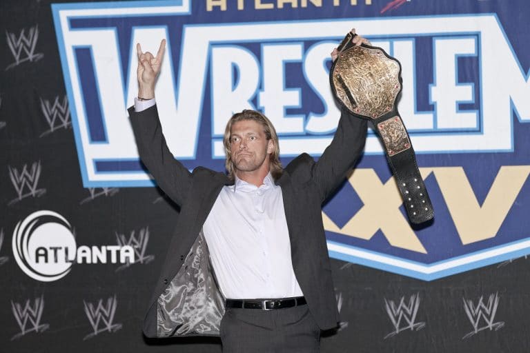La légende de la WWE, Edge, a pour mission de faire jouer Metallica à Wrestlemania