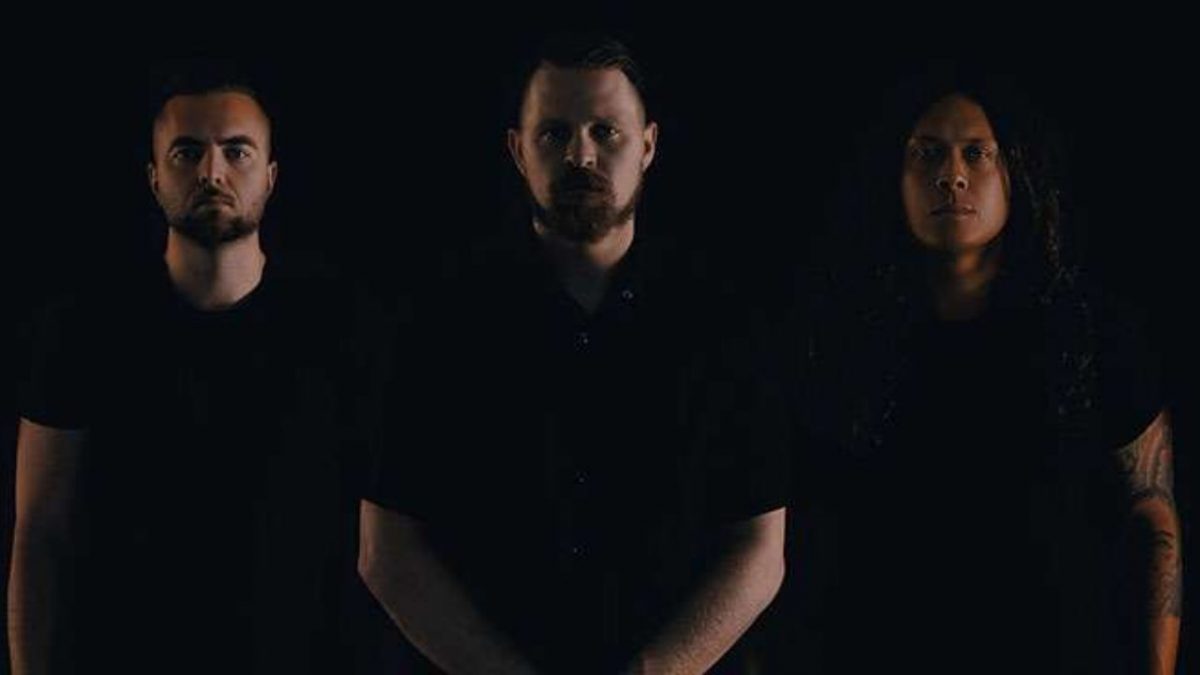 L&rsquo;ex-guitariste de As I Lay Dying, Nick Hipa, et son groupe Mire sortent un nouveau single