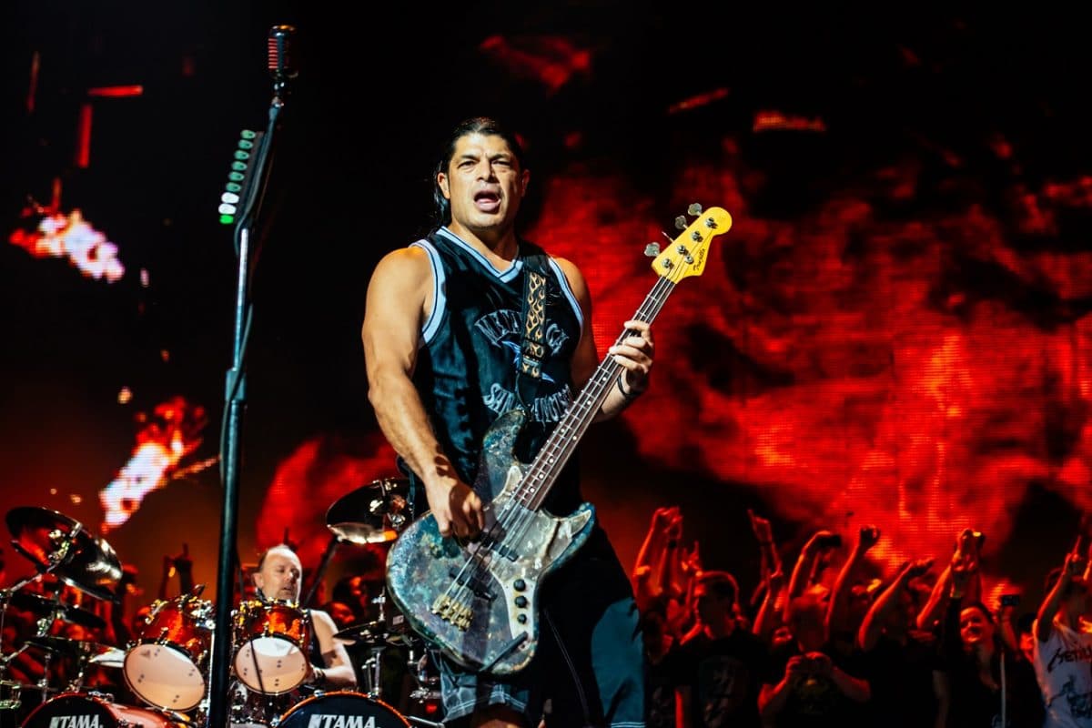 “Non, ça ne sonne pas juste !” : Robert Trujillo interrompt un cours sur Metallica chez Guitar Center