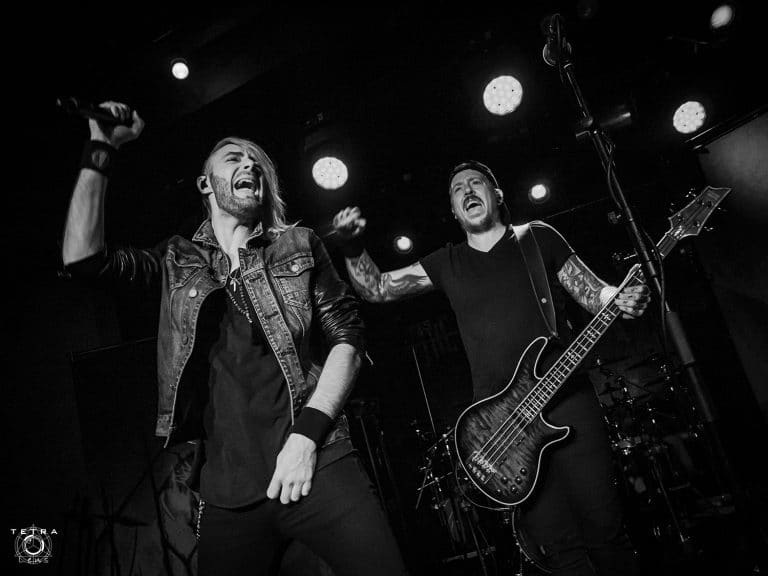 The Raven Age plane sur Londres