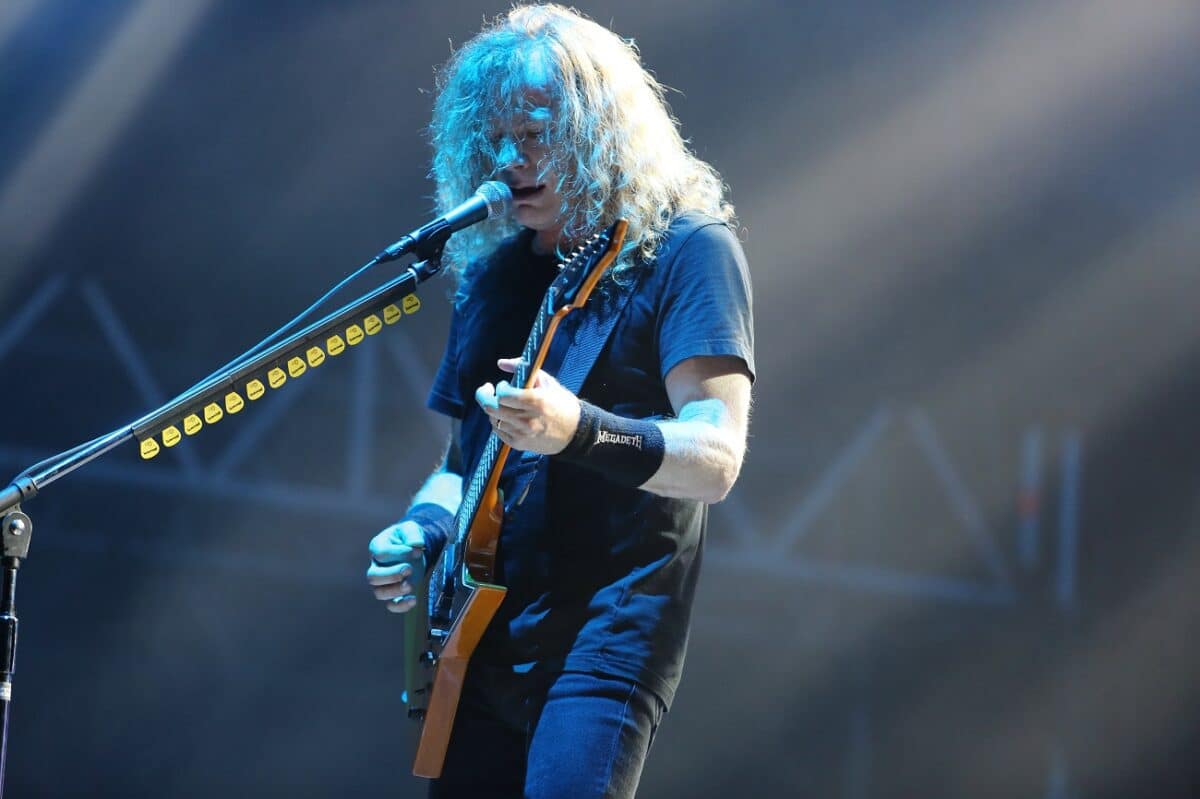 Megadeth prévoit un deuxième concert dans une enceinte de 15 000 places à Buenos Aires en raison du succès rencontré là-bas ; tous les billets sont vendus en 2 heures