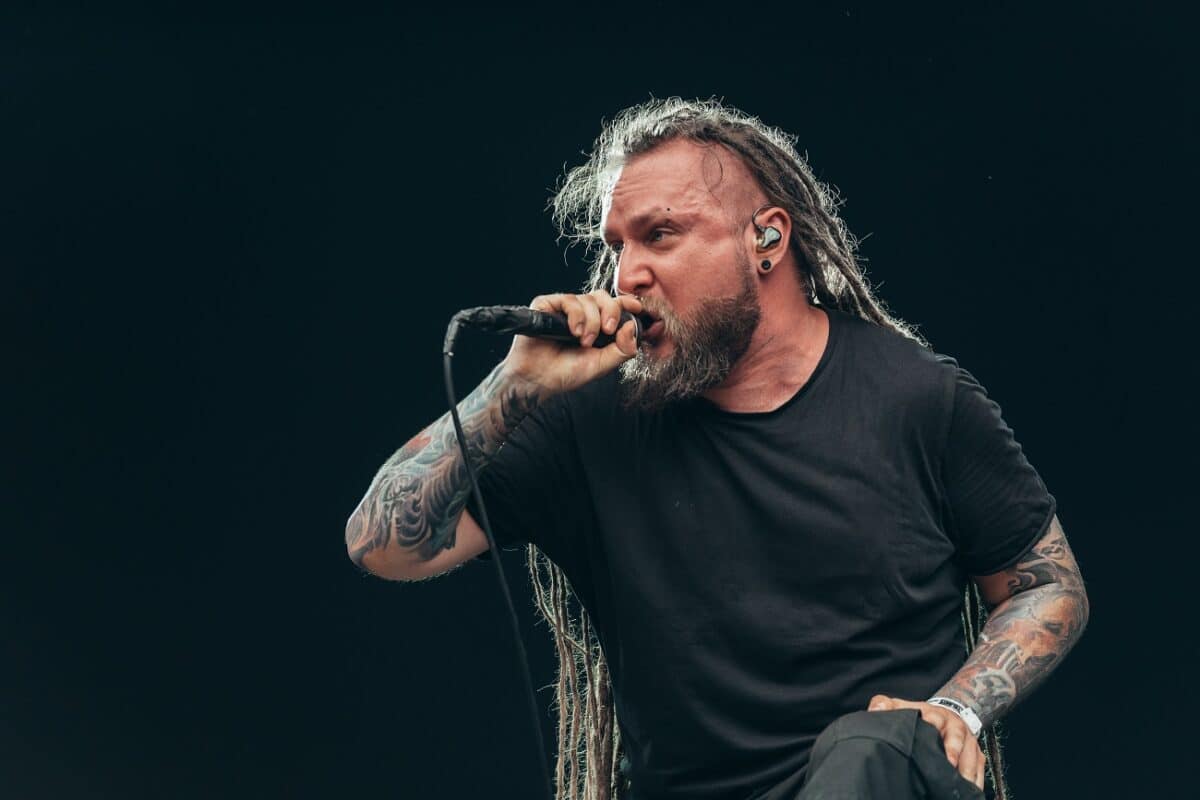 « Rasta quitte Decapitated » : Sauron de retour pour une performance spéciale avant l’arrivée d’Eemeli Bodde
