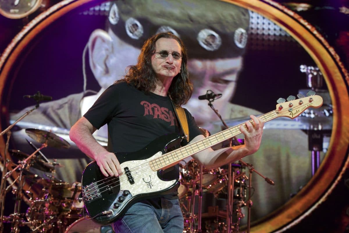 Rush revient : Geddy Lee évoque “une décision très difficile” et rend hommage à Neil Peart