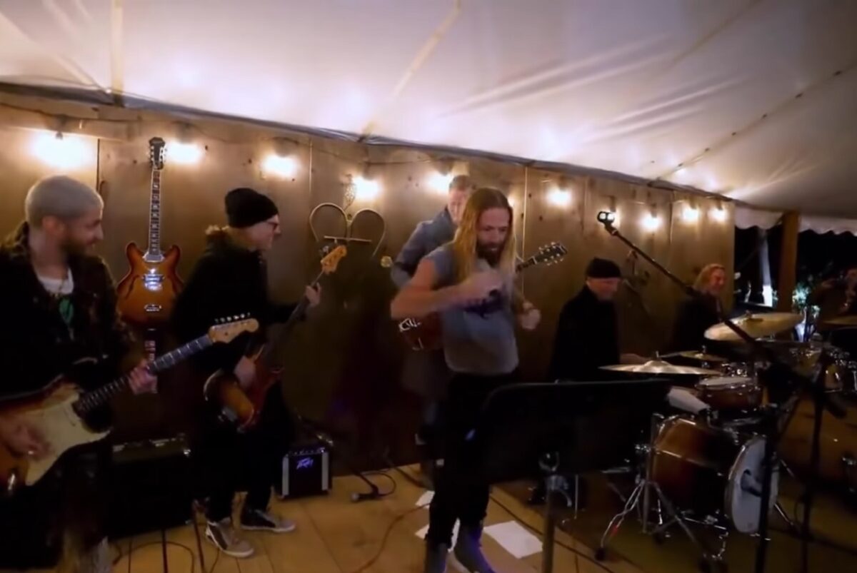 Des musiciens de Tool, Red Hot Chili Peppers, Foo Fighters et d&rsquo;autres se sont récemment réunis pour un concert de charité