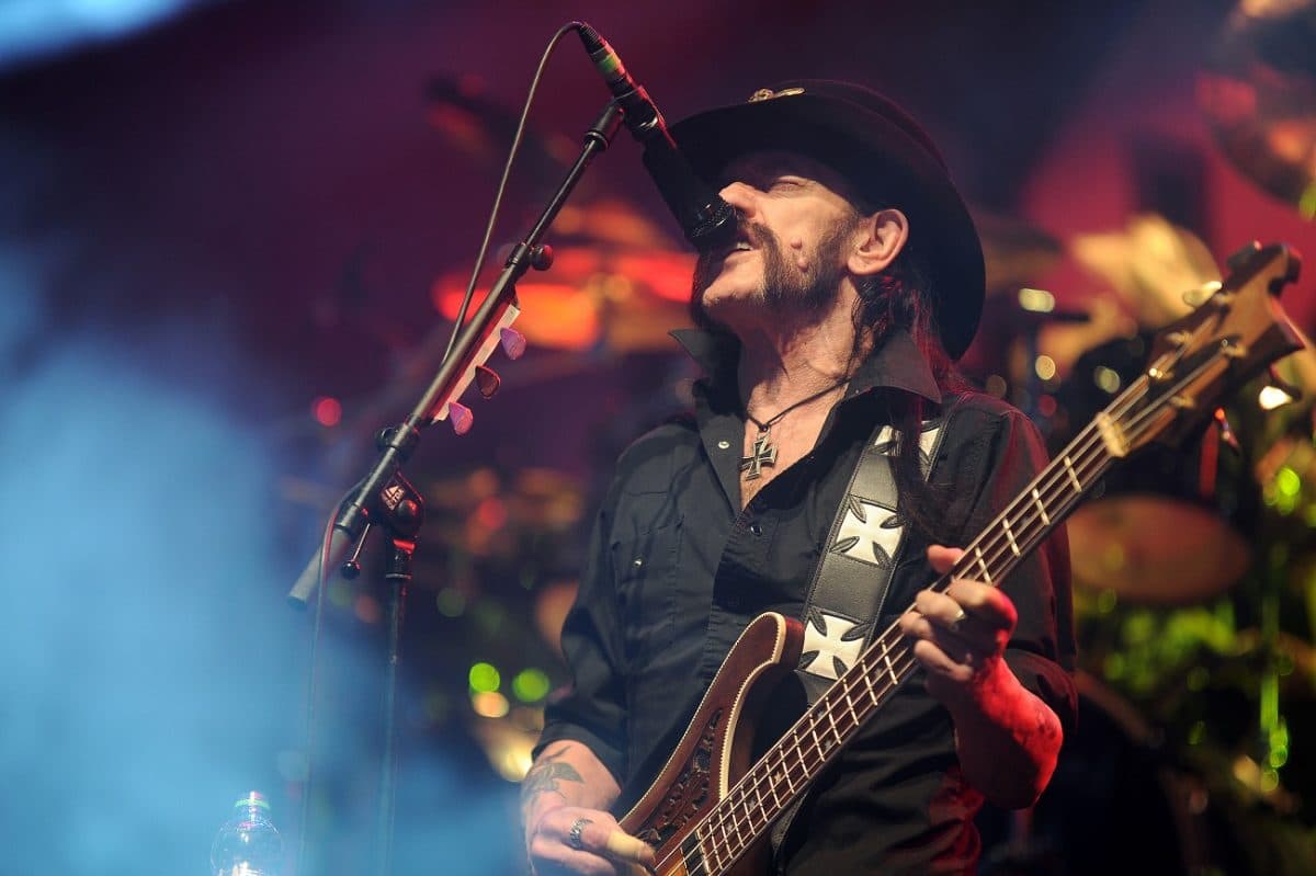 Motörhead publie une vidéo hommage à Lemmy et à sa statue à Stoke-on-Trent