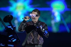 Muse tease un nouveau single, Be With You, avec une mystérieuse vidéo dans une église