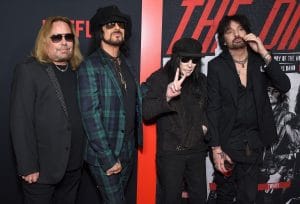 Mötley Crüe : Le producteur Bob Rock affirme que Nikki Sixx n’est pas sûr d’être celui qui joue de la basse sur les premiers albums