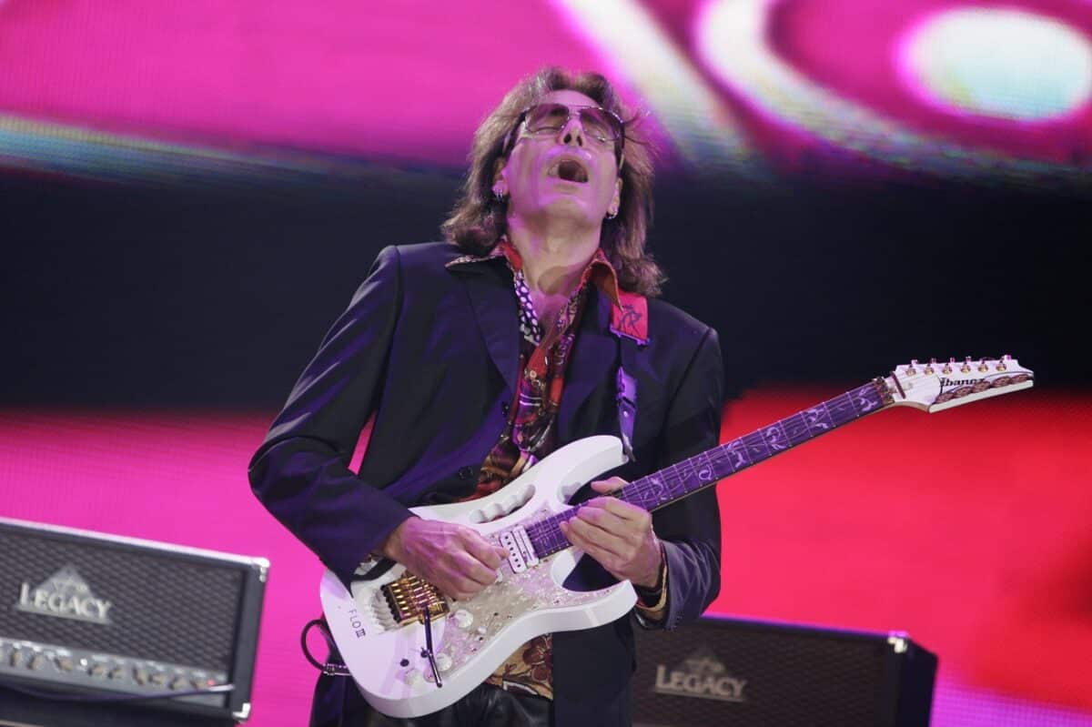 Steve Vai sur Led Zeppelin : « Jimmy Page représentait tout ce que je voulais être »