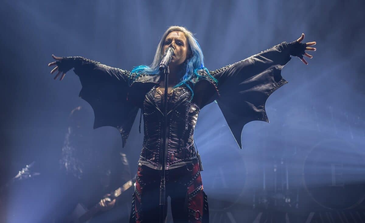 Arch Enemy publie un clip vidéo pour sa nouvelle chanson The Watcher