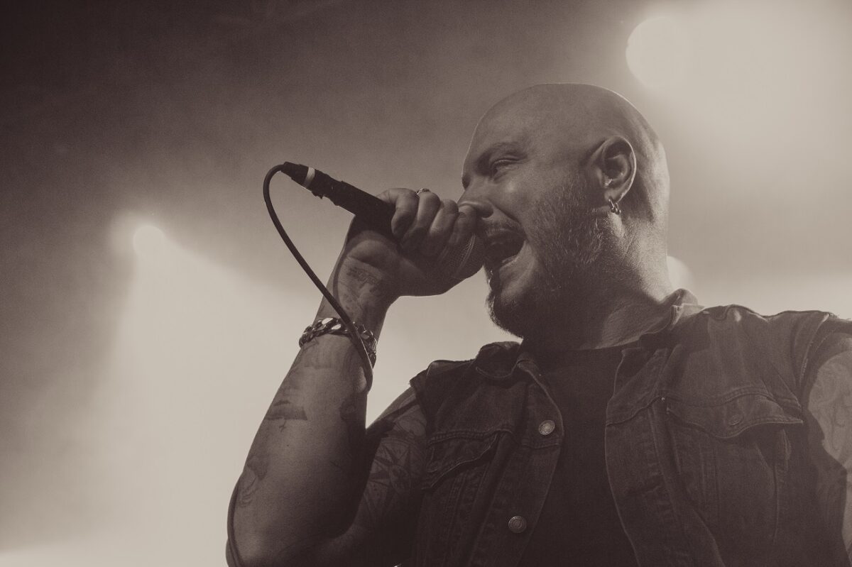 Soilwork annonce son nouvel album, Övergivenheten, et publie la chanson éponyme