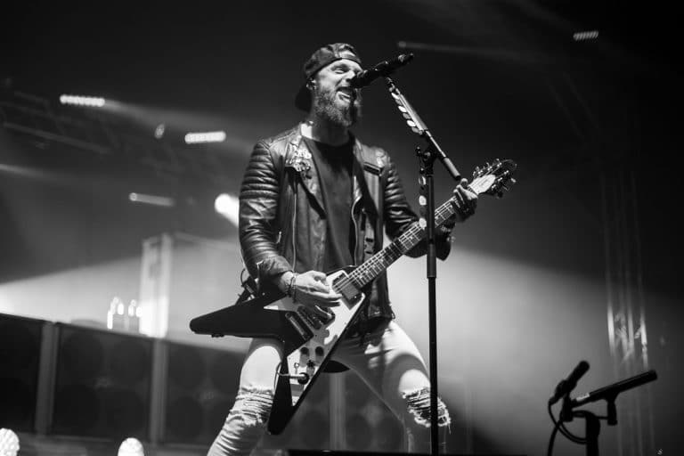 Le chanteur de Bullet For My Valentine affirme que les jeunes groupes devraient “ignorer tout le monde” et “faire ce qu’ils veulent”