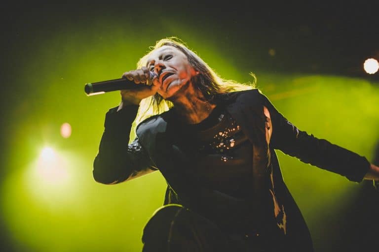 “Les erreurs rendent l’art unique” : Andrea Ferro (Lacuna Coil) explique pourquoi l’IA ne remplacera jamais la créativité humaine