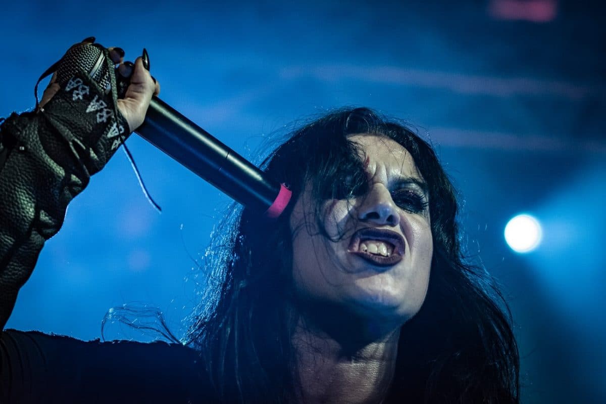 “Des créations sans âme” : Cristina Scabbia s’oppose à la musique créée par intelligence artificielle
