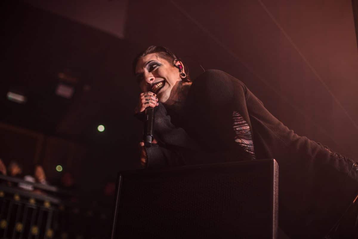 Motionless In White dynamise la foule de WrestleMania XL avec une performance live
