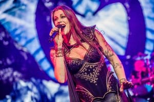 Floor Jansen de Nightwish dit qu’elle n’a “jamais pensé à quitter” le groupe