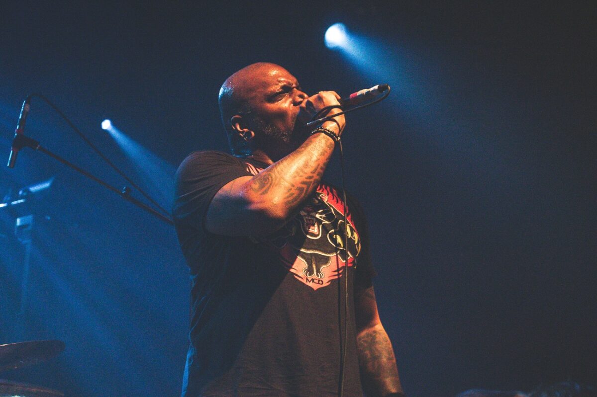 Derrick Green à propos de son arrivée au sein de Sepultura : « Dès la première semaine, j&rsquo;ai su que quelque chose bouillonnait »
