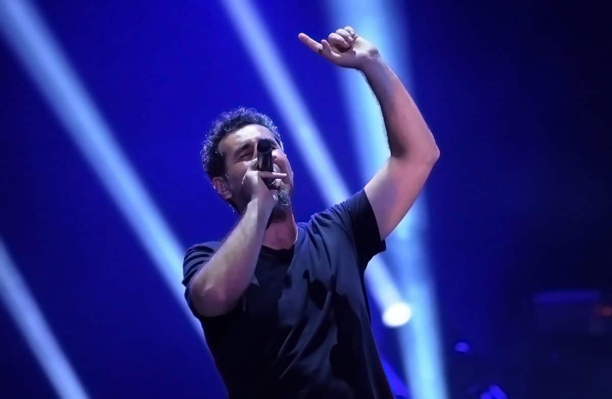 “Sauf votre respect, je m’arrête à l’épuration ethnique et au génocide” ; Serj Tankian répond au chanteur d’Imagine Dragons
