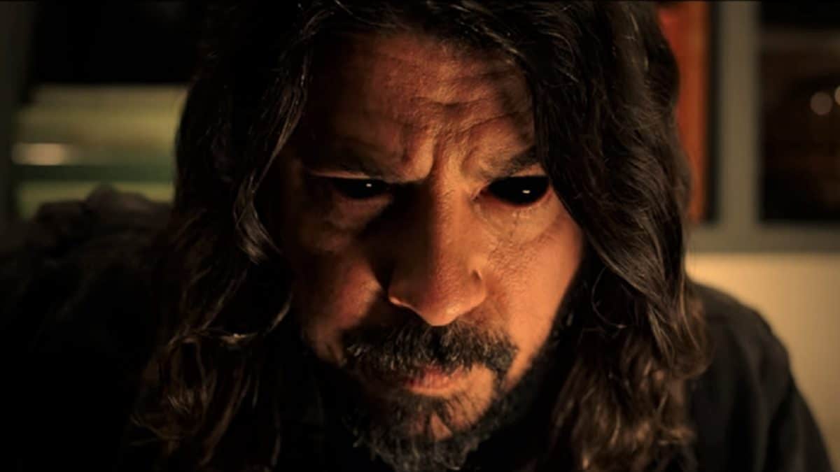 Dave Grohl dit qu’il a enregistré un album entier de Metal pour la nouvelle comédie d’horreur des Foo Fighters (y compris une chanson de 13 minutes)