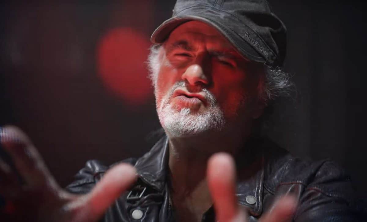 Un chanteur qui a refusé d’auditionner pour AC/DC en 1980 s’exprime sur sa décision des décennies plus tard : “Je ne changerais rien”