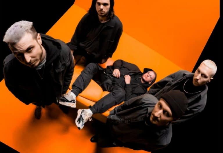 Novelists FR sort un nouveau single, Smoke Signals, et annonce l’album Déjà Vu