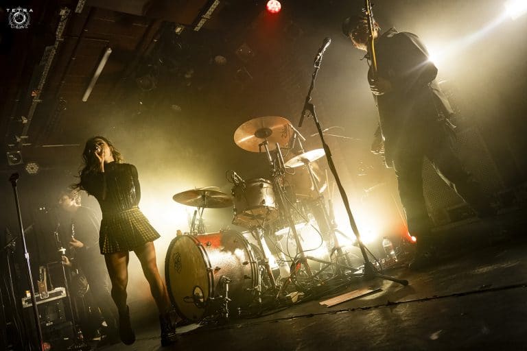 Regardez Against The Current jouer Blindfolded au Bataclan