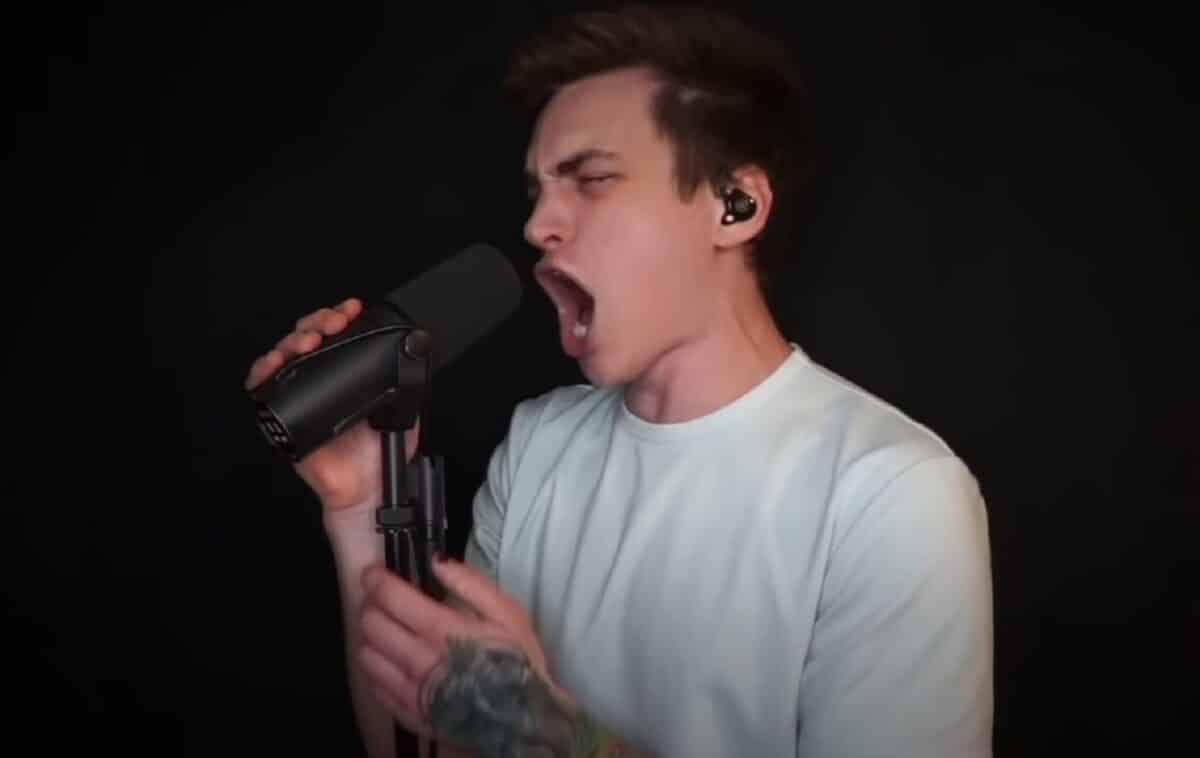 Regardez le chanteur de Monuments interpréter False Providence en une seule prise
