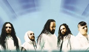 Le batteur de Korn affirme que le groupe “adorerait” collaborer avec les Backstreet Boys : “Nous les respectons tellement”