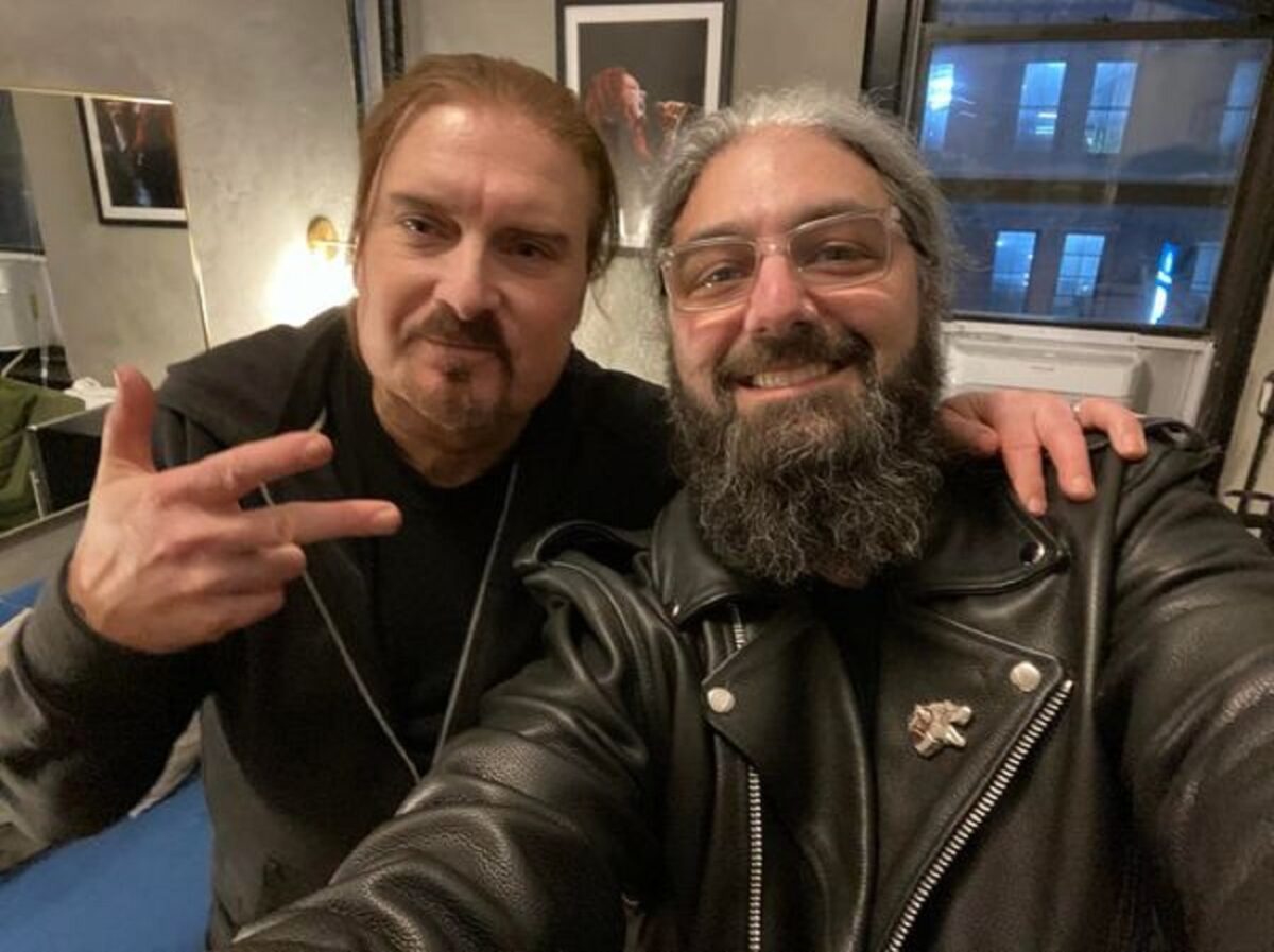 James LaBrie de Dream Theater se dit heureux de s&rsquo;être réconcilié avec Mike Portnoy : « C&rsquo;est le genre de monde dans lequel je veux vivre »