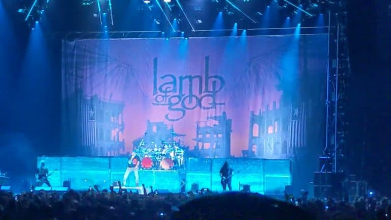 Regardez Lamb Of God jouer avec des chanteurs invités de Chimaira, In Flames et Trivium