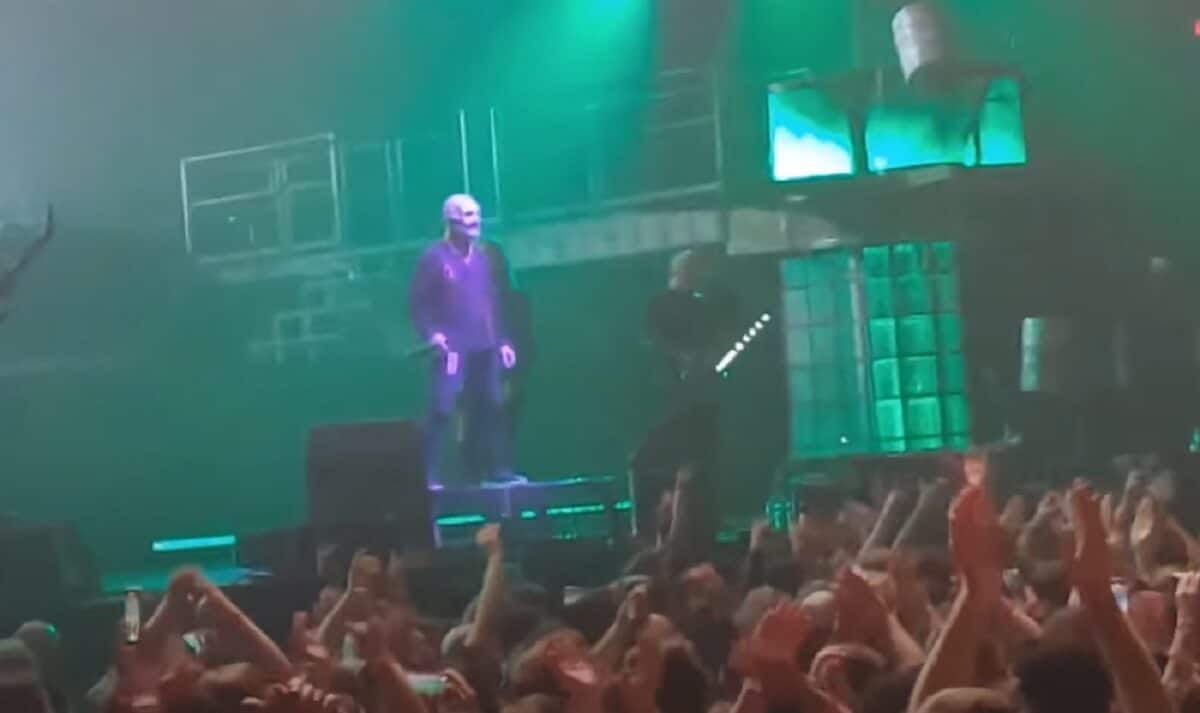 Corey Taylor de Slipknot interrompt le concert du groupe à Winnipeg en plein milieu d&rsquo;une chanson pour alerter les secours d&rsquo;un fan blessé