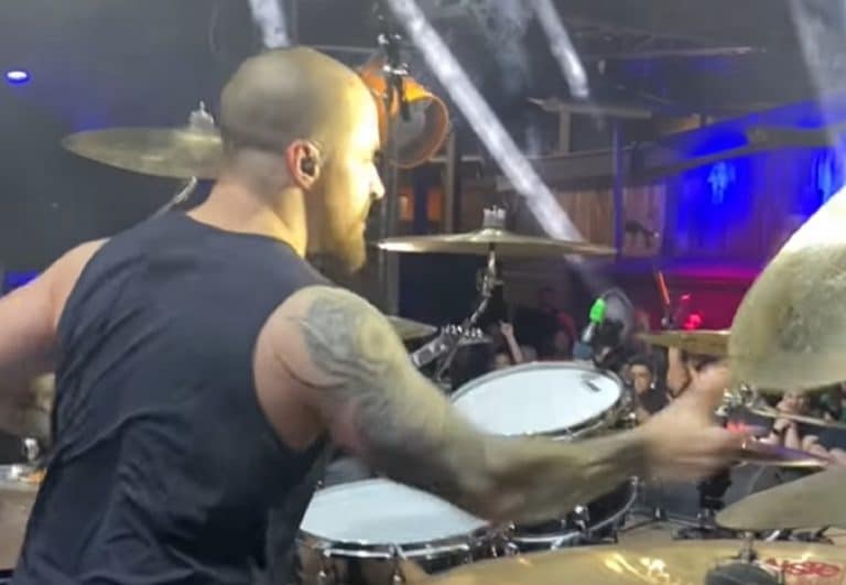Sepultura : Regardez Eloy Casagrande marteler sa batterie en jouant Arise à Dallas