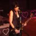 Joan Jett sur les allégations de misogynie concernant Mötley Crüe : « Si je devais écarter tous les groupes que vous trouvez problématiques, il n&rsquo;en resterait pas beaucoup »
