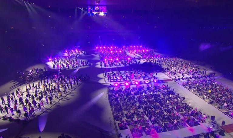 1 000 musiciens s’allient pour rendre hommage à Taylor Hawkins des Foo Fighters avec une puissante reprise de My Hero