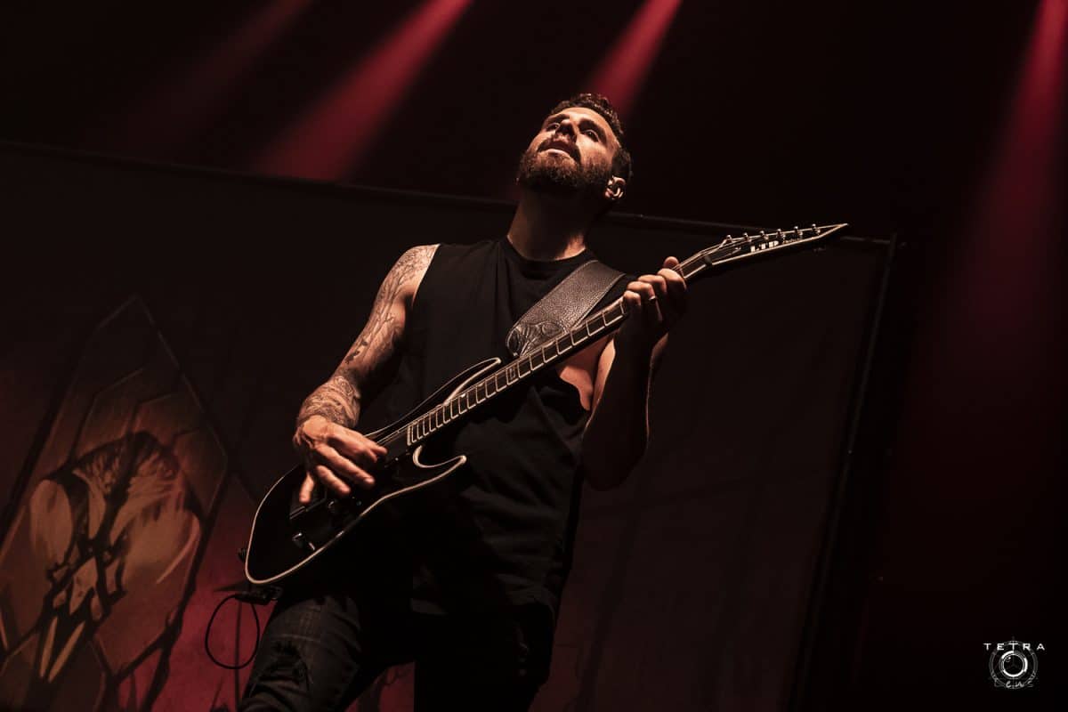 George Harris de The Raven Age : “J’aimerais que les artistes soient réellement payés pour leur musique”