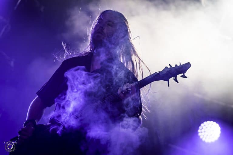 “Quelle que soit l’étendue de la technologie, il existe des frontières infranchissables” : Fractal Universe explore le paradoxe de Fermi avec son nouveau single Causality’s Grip