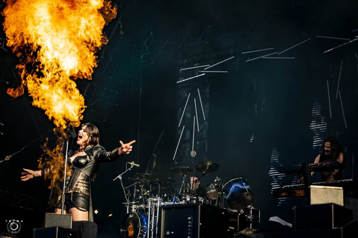 “Ennuyeuse et monotone” ; Tuomas Holopainen (Nightwish) critique la structure des chansons pop traditionnelles