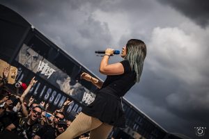 Courtney LaPlante de Spiritbox dit qu’avoir 700 000 auditeurs mensuels sur Spotify “ne permet pas de payer ses factures”