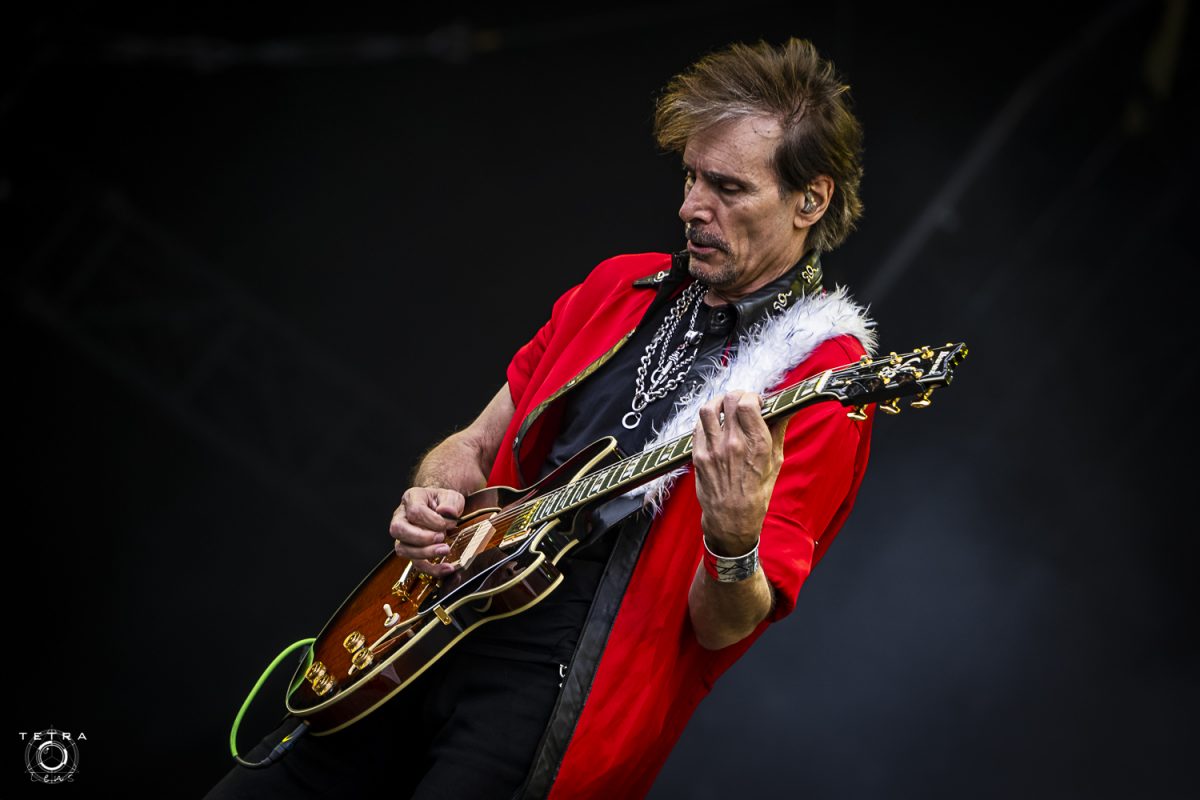 “Ces petits extraits de concerts sont très importants pour les fans” ; Steve Vai ne voit pas d’inconvénient à ce que les fans enregistrent les concerts sur leur téléphone