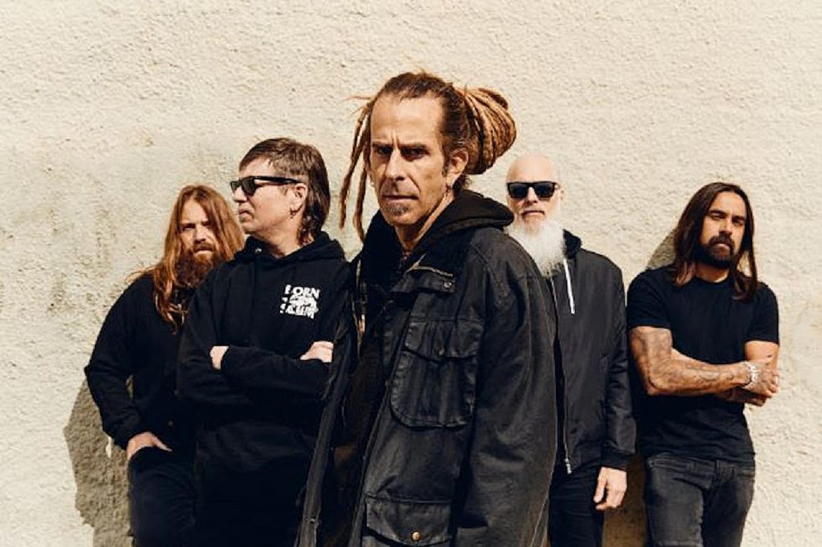 Lamb Of God partage une vidéo du groupe jouant Vanishing en studio (et le nouvel album atteint le top 15 des charts)