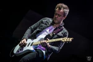 « Si je peux jouer aussi bien à son âge, je serai heureux » : Simon McBride défend Ritchie Blackmore après les retrouvailles de Deep Purple