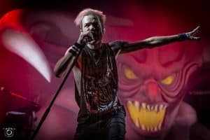 “Ça m’a préparé à avoir des enfants” : Deryck Whibley (Sum 41) explique comment 30 ans de groupe l’ont formé à la paternité