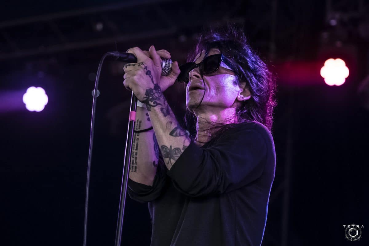 « Je retourne à mon moi authentique » : Keith Caputo de Life Of Agony explique sa « détransition »