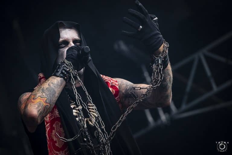 Seth diffuse l’intégralité de son album La France des Maudits, avant sa sortie le jour de la fête nationale